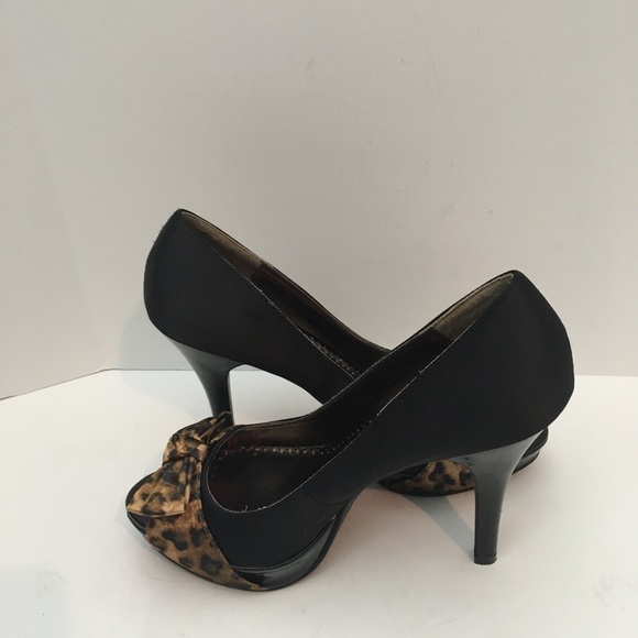 Rampage peep toe black satin high heels with animal print bow size 8 M - Picture 5 of 10